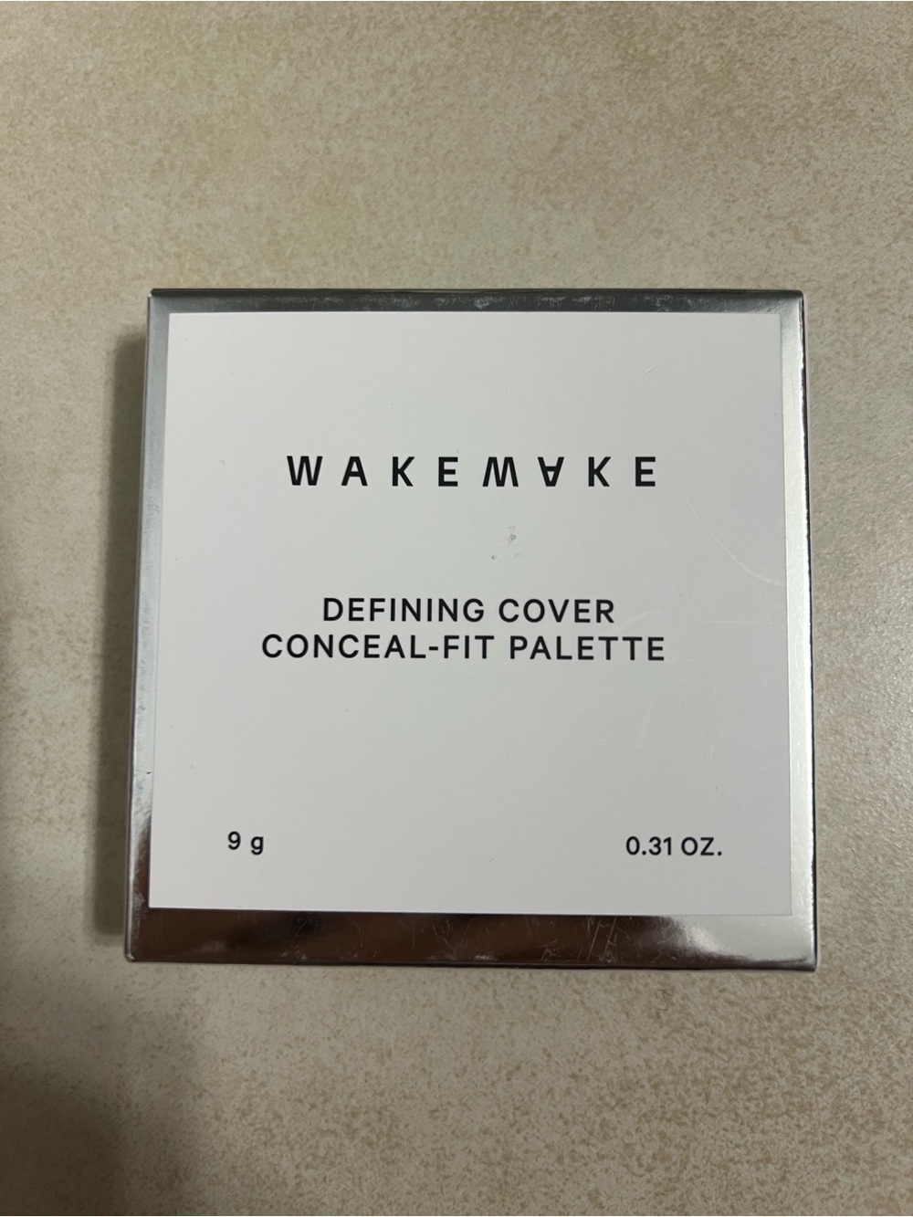 WakeMake Defining Cover Conceal-Fit Palette — White & Silver